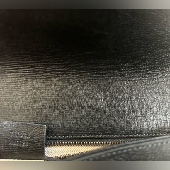 Gucci Black Leather clutch in excellent used condition - Picture 5 of 10